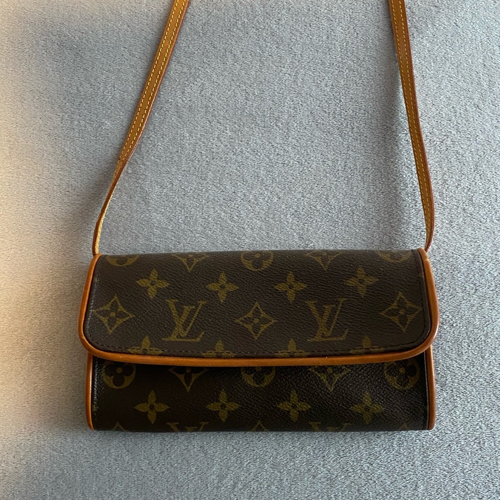 Louis Vuitton Pochette Twin PM